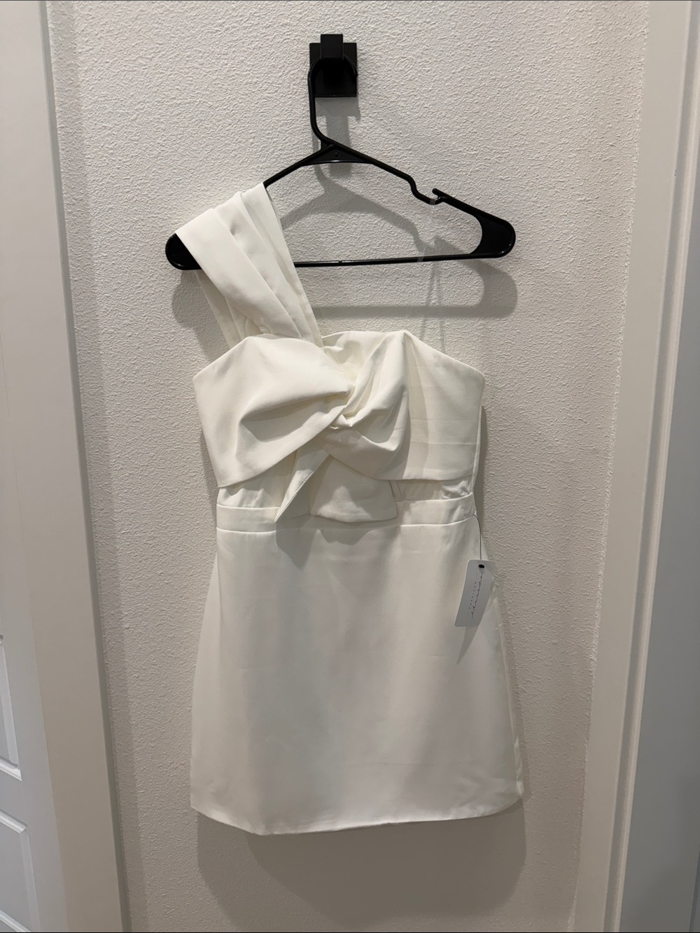 American Threads Lola One-Shoulder White Bow Cocktail Dress